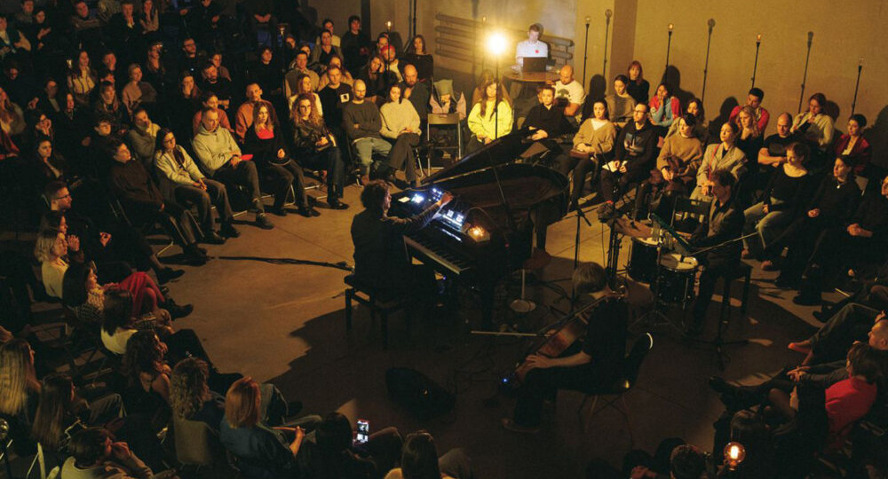 Фортепианный минимализм, тибетские фотографии и сакральные клубни: Куда сходить на выходных с 7 по 9 марта