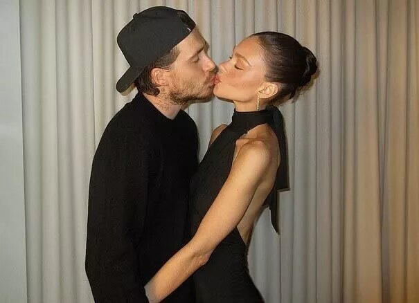    Никола Пельтц впервые прокомментировала вражду с родителями мужа