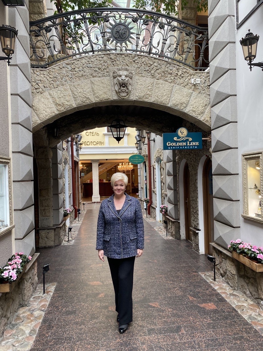 Юлия Калинина - эксперт по созданию и упаковке дорогих услуг, СЕО Академии «Мир экспертов»