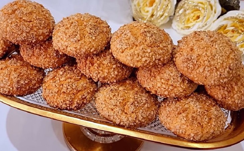 Медовый десерт за считанные минуты: печенье-медовик, который меняет привычные традиции