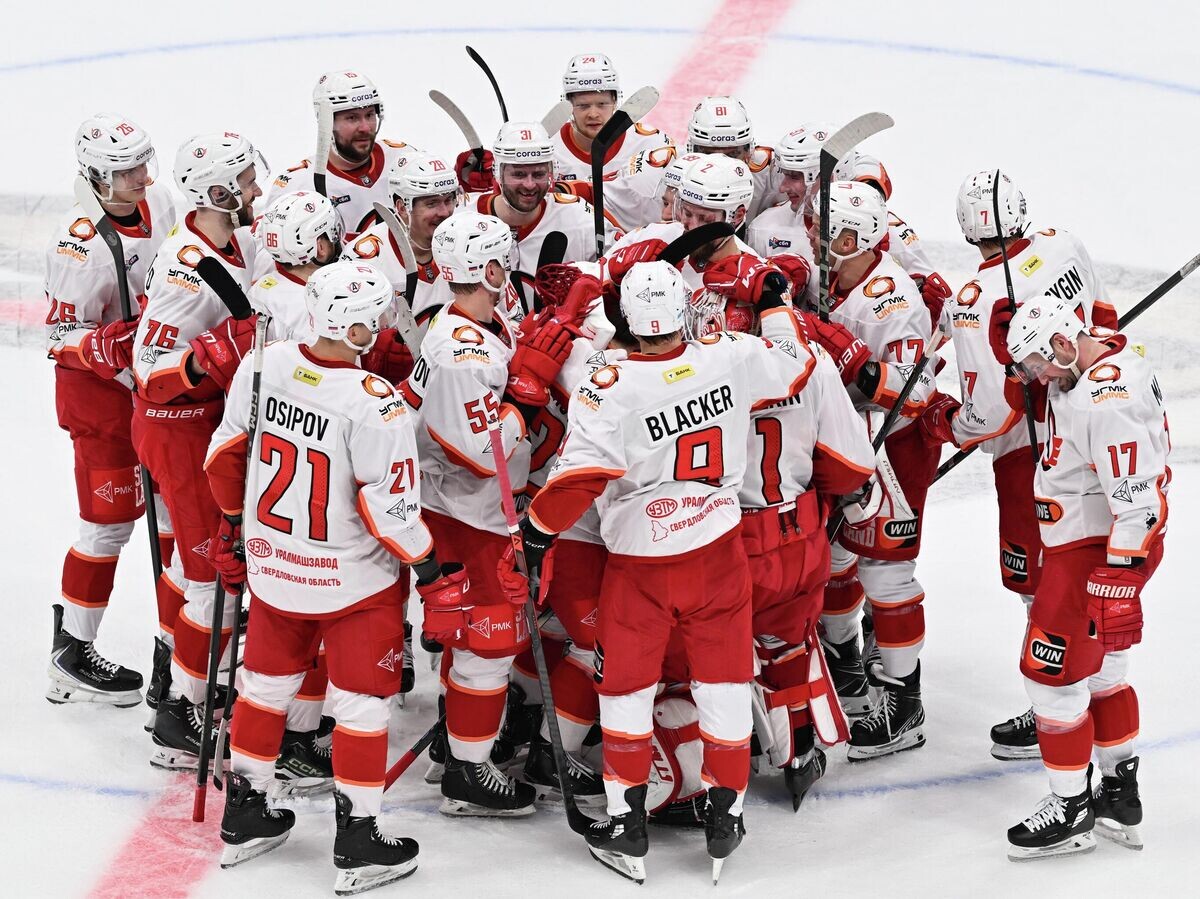    Хоккей. КХЛ. "Авангард" (Омск) - "Автомобилист" (Екатеринбург) | © РИА Новости / Алексей Мальгавко