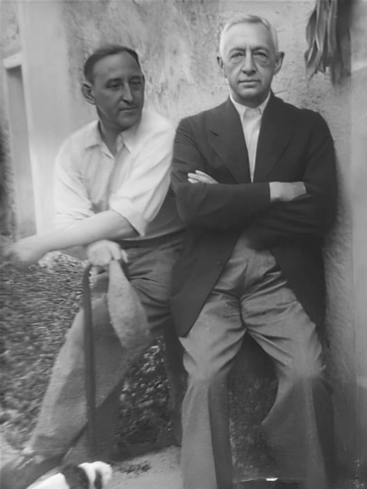 Н.В. Макеев и писатель И.А. Бунин, 1939 г.
Интересно, что существует также парная фотография 
Нины Берберовой и Ивана Бунина, сделанная в тот же день