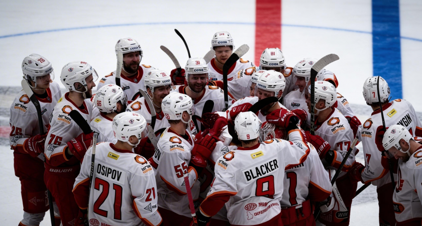    Хоккей. КХЛ. "Авангард" (Омск) - "Автомобилист" (Екатеринбург) | © РИА Новости / Алексей Мальгавко