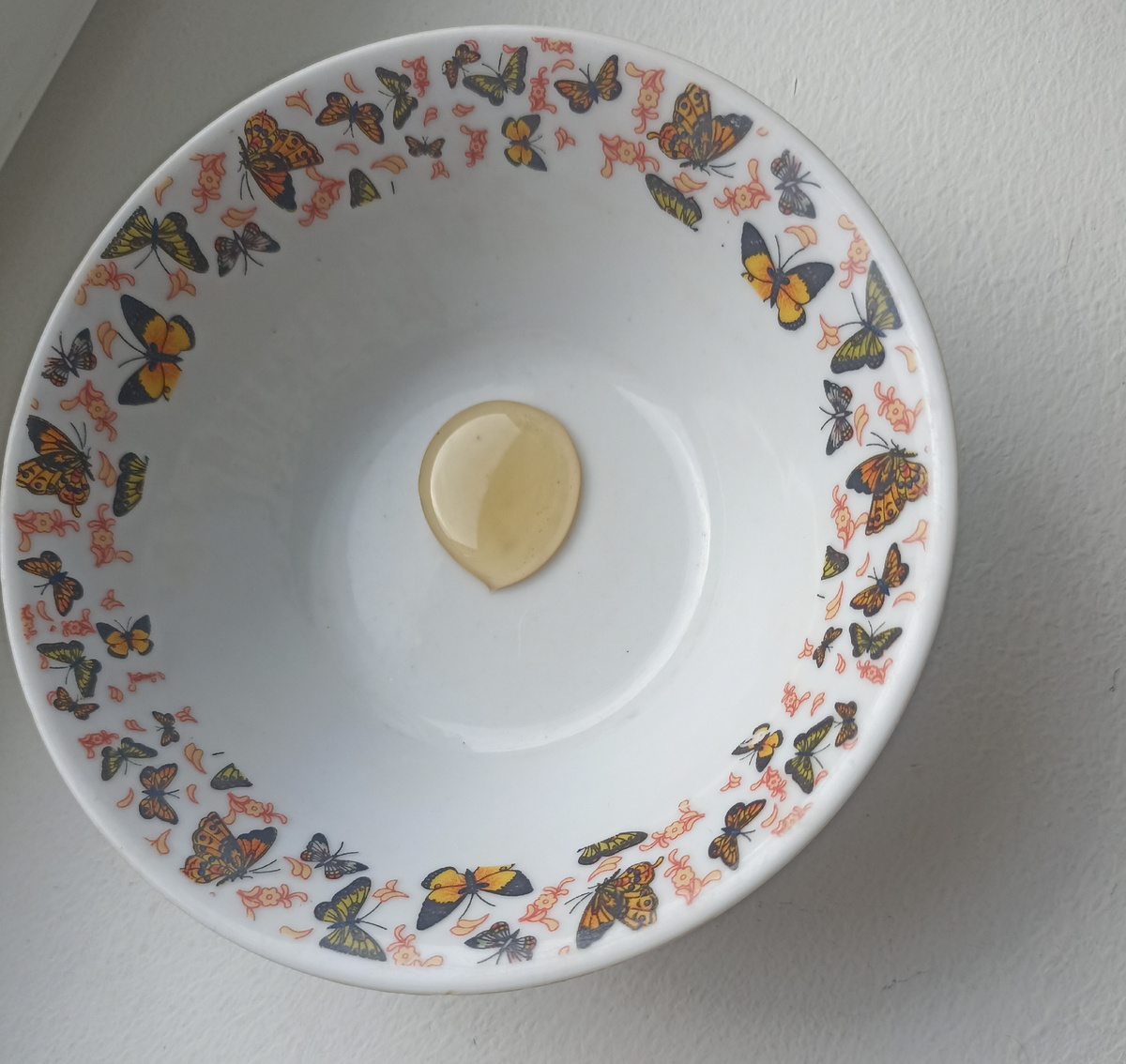 Мед в тарелке