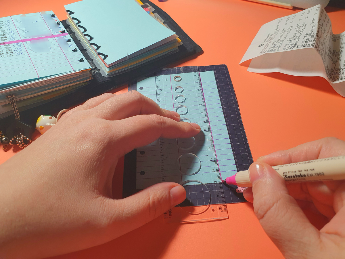 Линую бланк учёта расходов в моём покете формата А7.