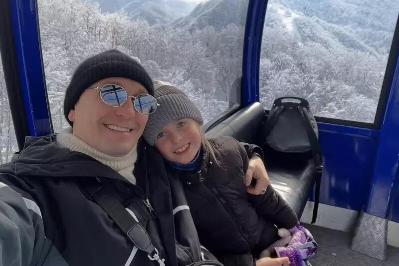    Сергей Безруков с дочкой. Фото: соцсети.