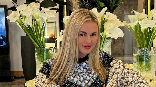 Семенович высказалась об отношениях с женихом, который недавно оформил развод