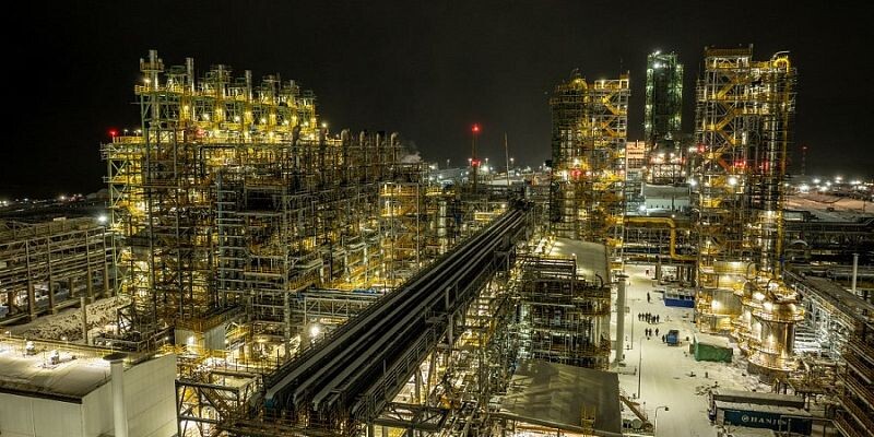 В Сибири построили завод размером с государство. Зачем он нужен России