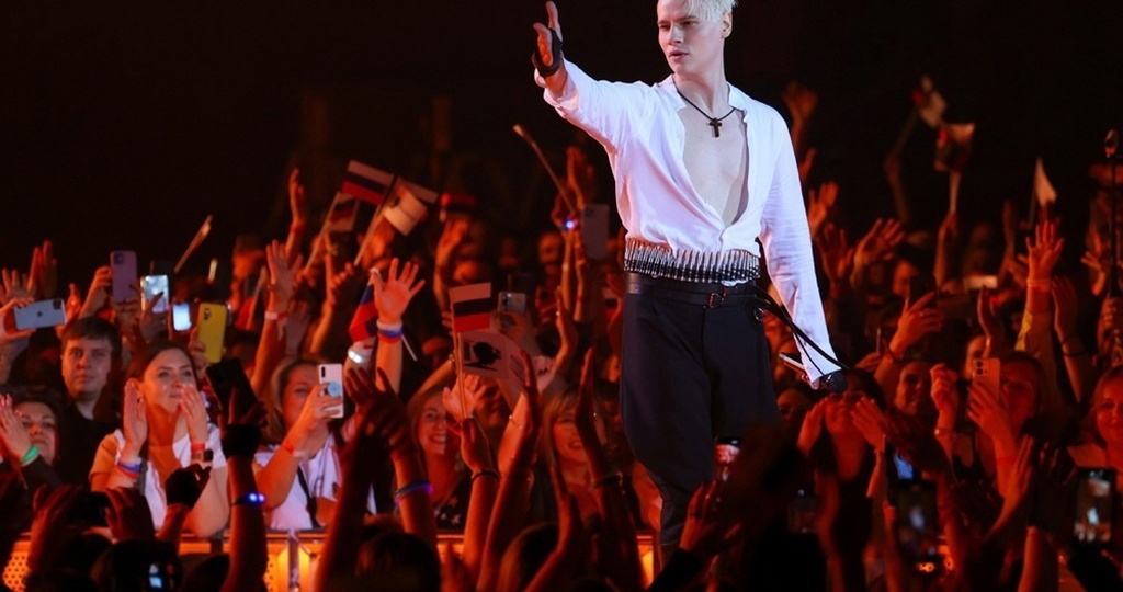 🌟🎤 Шаман: Искренность и Терпение в Музыке 🎶✨