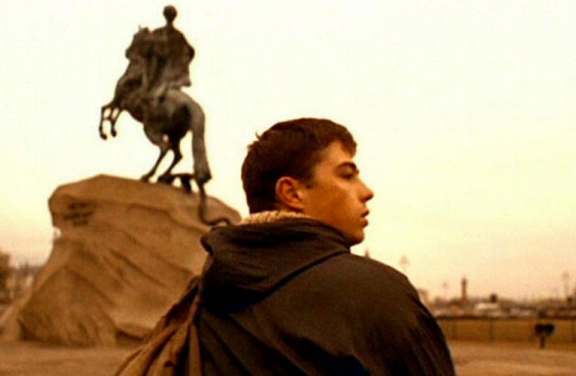 Феномен "Брата": почему мрачный Питер 90-х стал нам роднее любого глянца