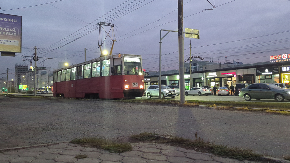 Трамваи по ул.Жукова очень атмосферны