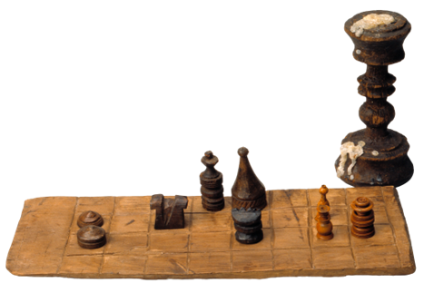 Шахматы из археологических раскопок городища Мангазея в Заполярье, конец XVI – начало XVII века.