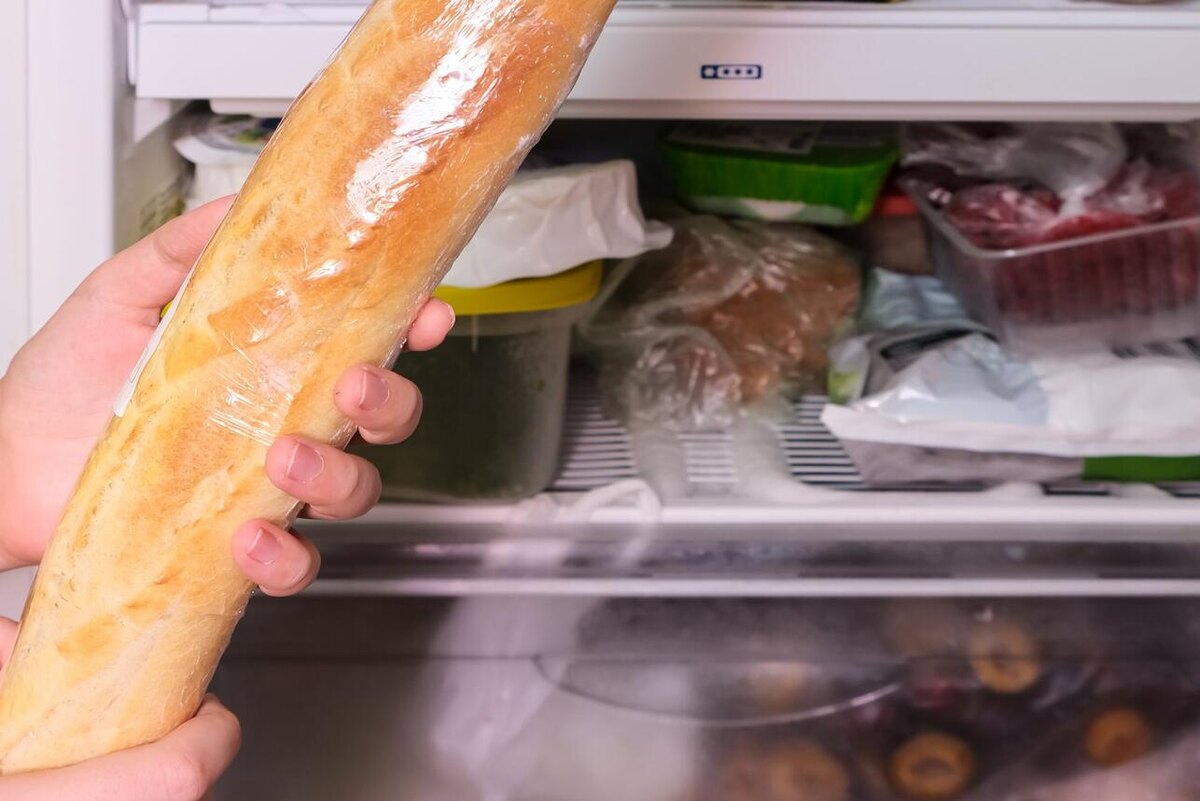    Хлеб имеет смысл хранить в морозильной камере 123RF/legion-media.ru