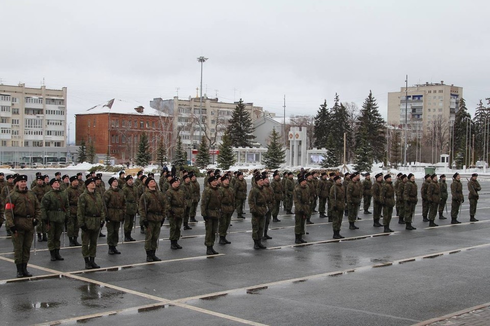    Молодые казаки трижды в неделю маршируют, разучивают песни. Фото: https://t.me/vvko_russia