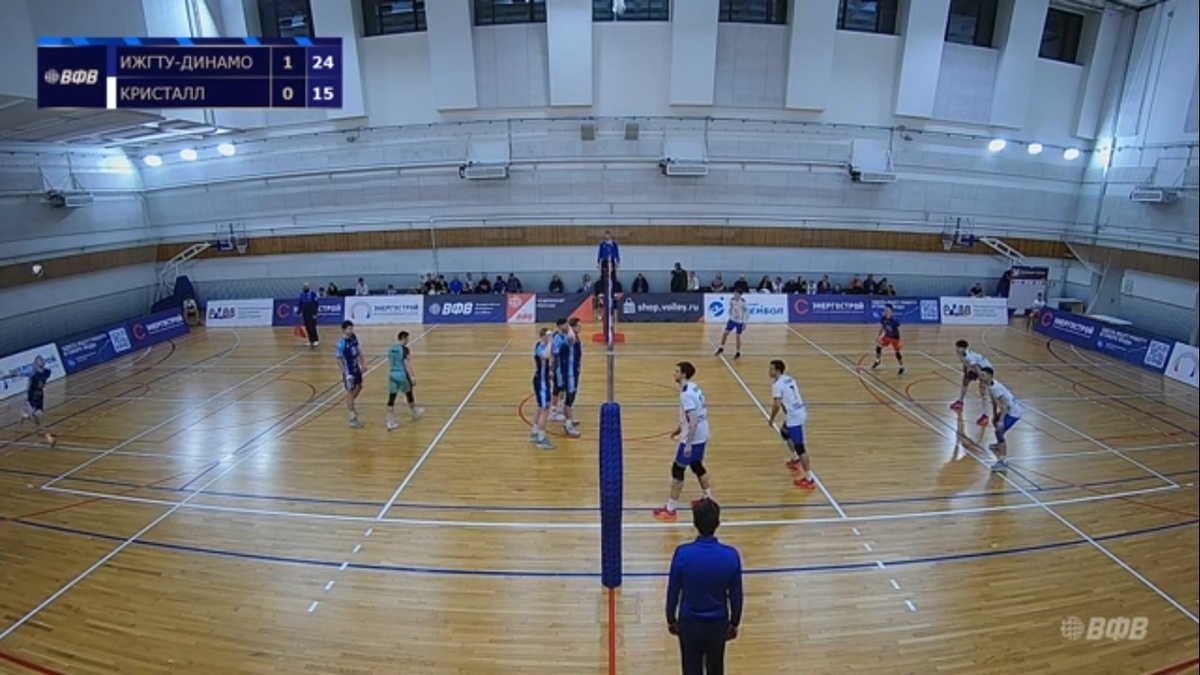 Высота потолка в зале составляет 20 метров!