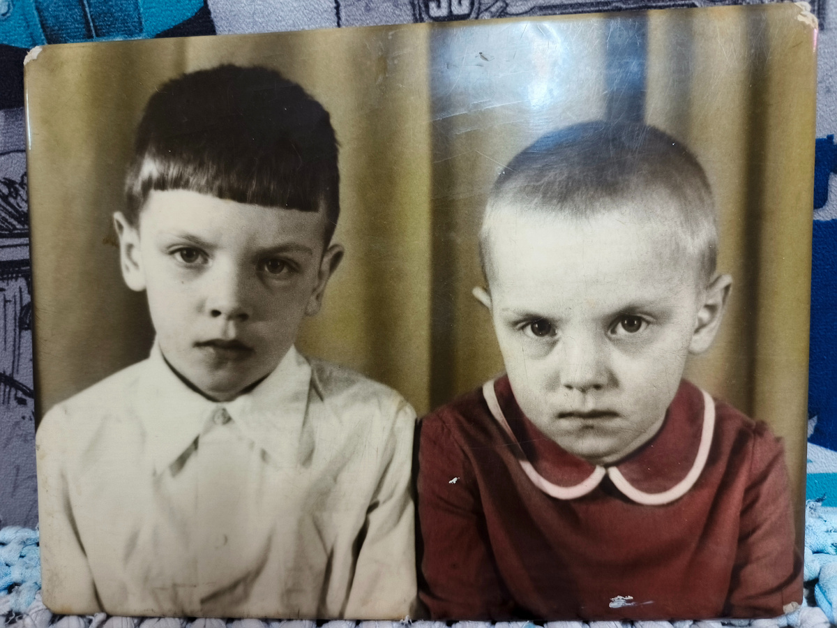 Это я с братом