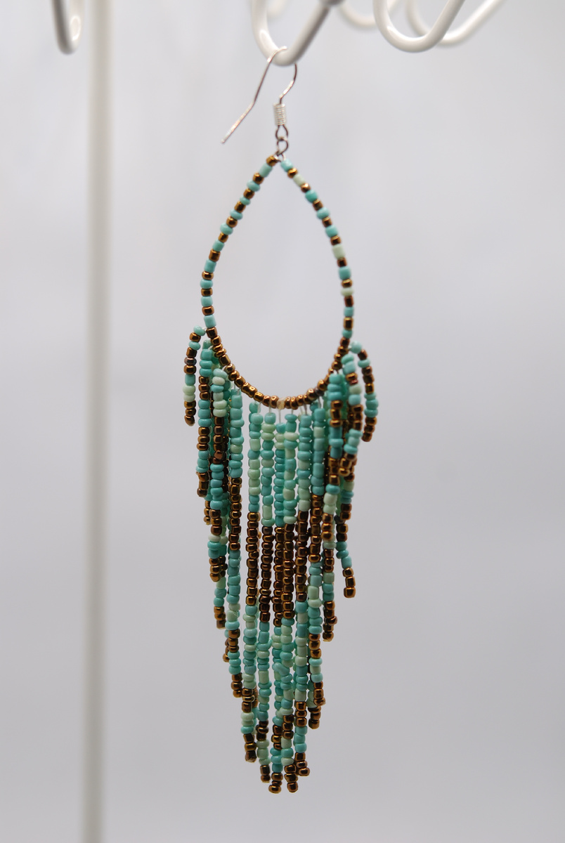 Бирюзовые с медным длинные серьги-петли из бисера.
