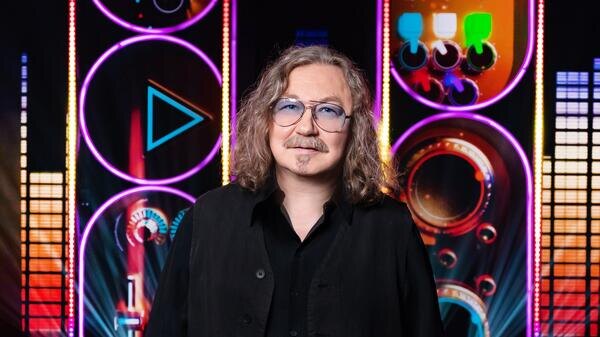 Фанаты не узнали Игоря Николаева без распущенных волос