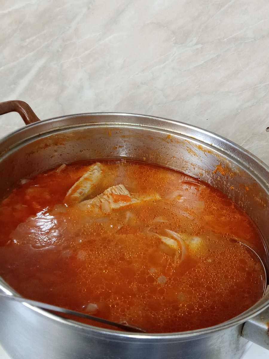 Щи готовы, прошу к столу