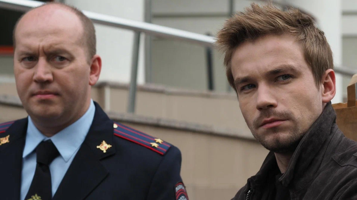    Кадр из сериала «Полицейский с Рублёвки»: Кинопоиск