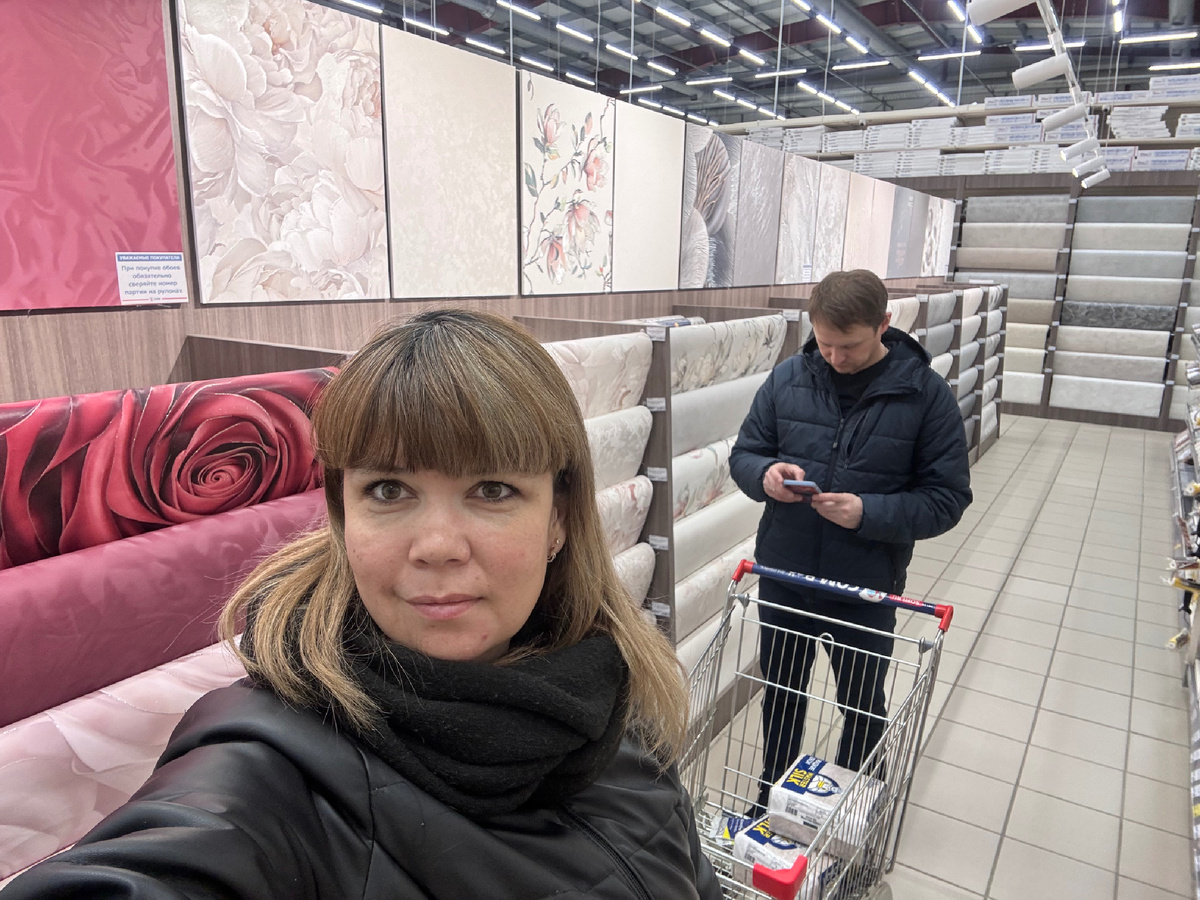 Муж гуглит что такое кияна или как то еще для жидких обоев 