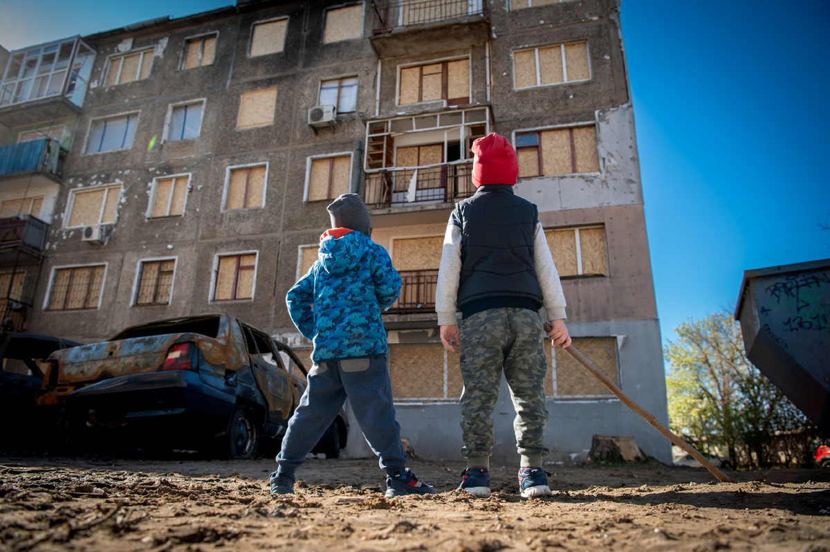 На территориях