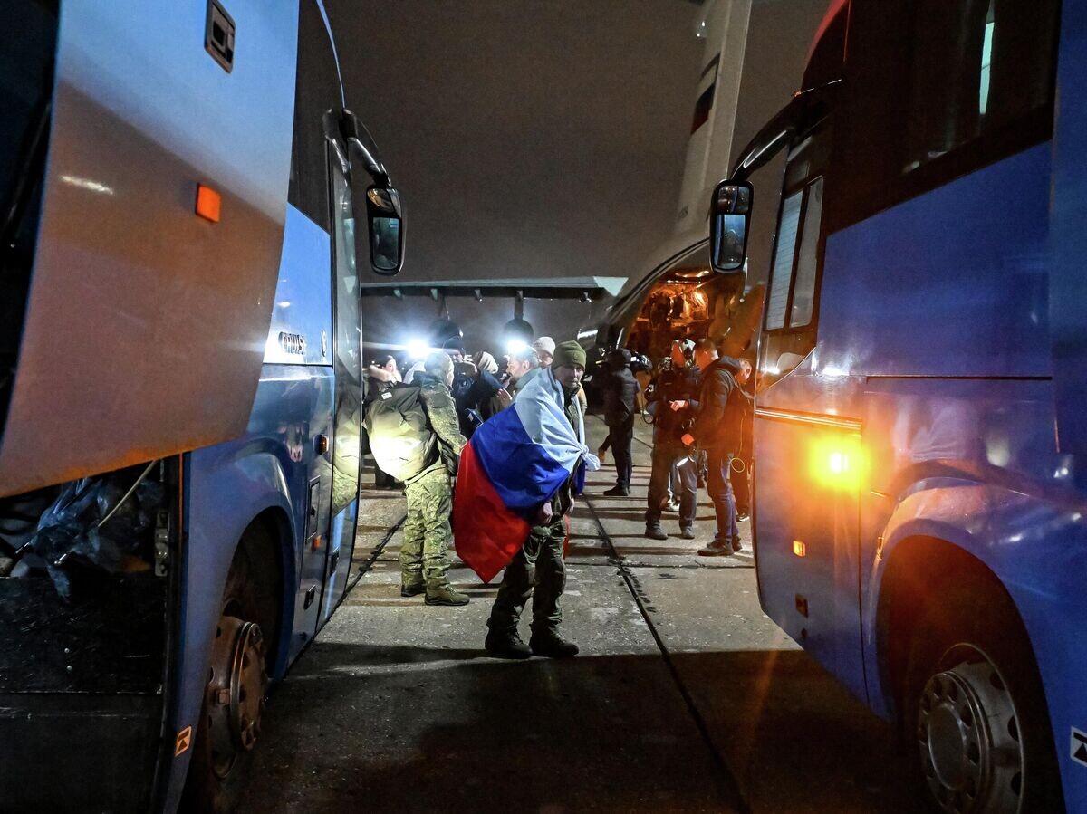    Российские военнослужащие, возвращенные из украинского плена | © РИА Новости / Михаил Воскресенский