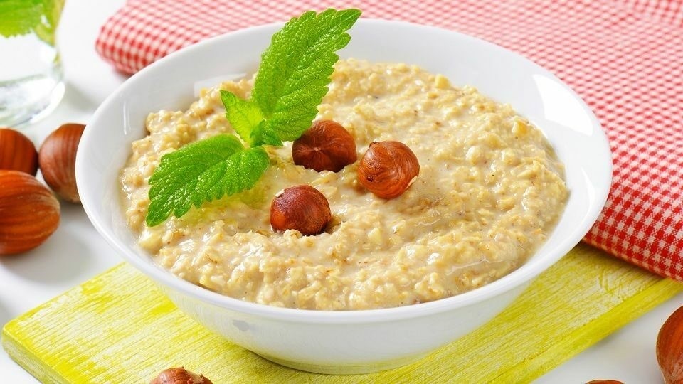    Гастроэнтеролог Гостроус посоветовала есть овсянку для здоровья кишечника GLOBAL LOOK PRESS