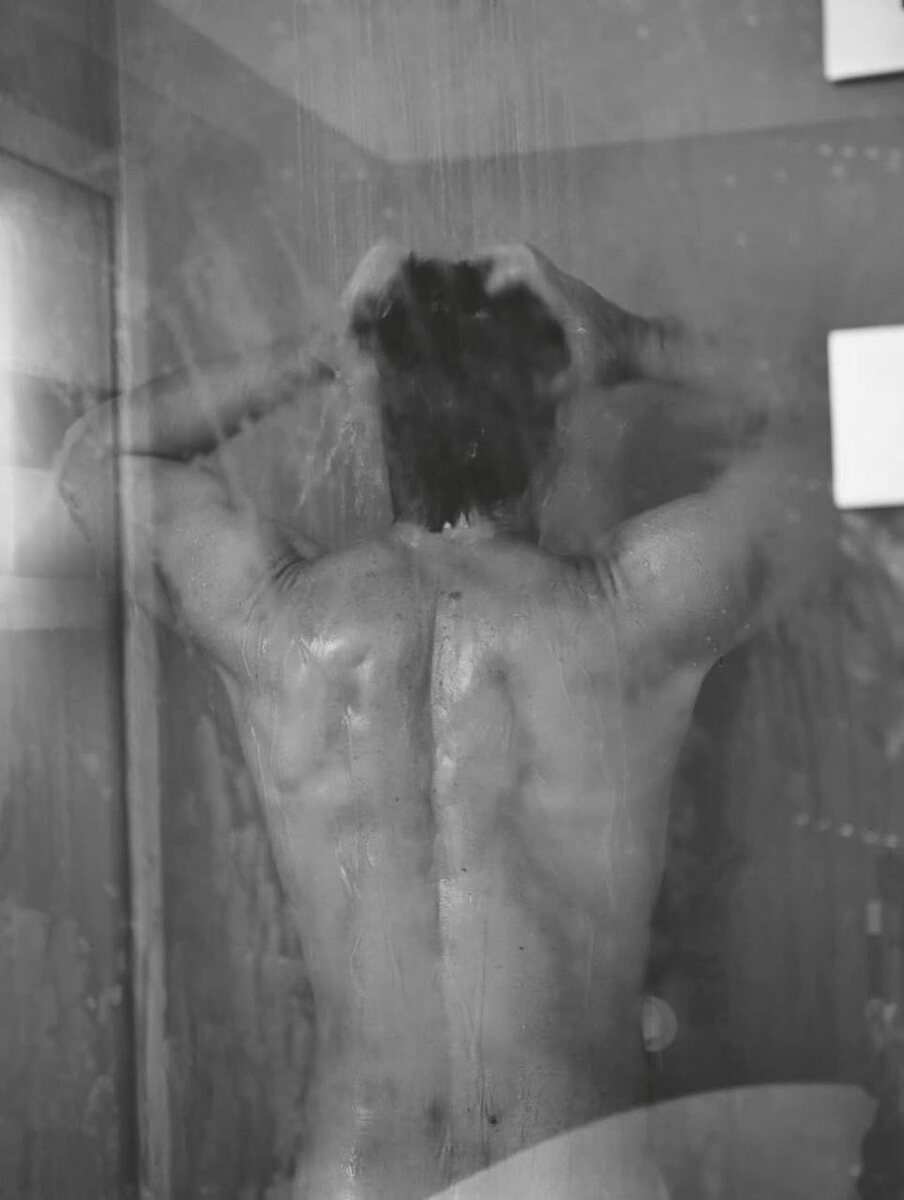    Хавьер Бардем в душеСоцсети