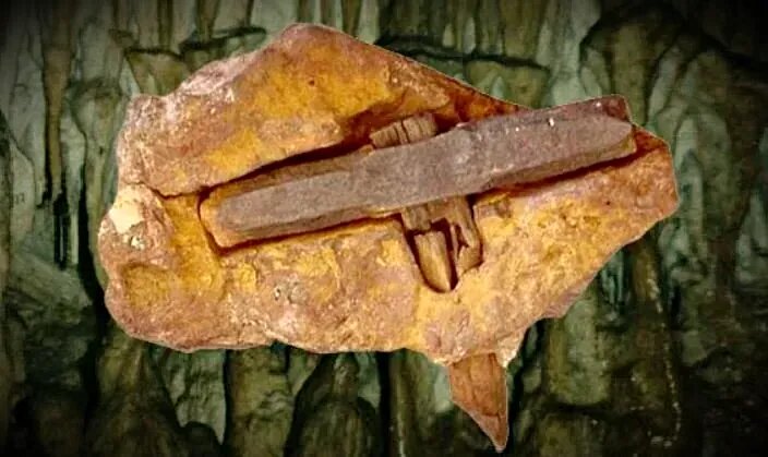 5 артефактов, которые не вписываются в учебники истории: от следа на существе из палеозоя до нержавеющего молотка из мезозоя