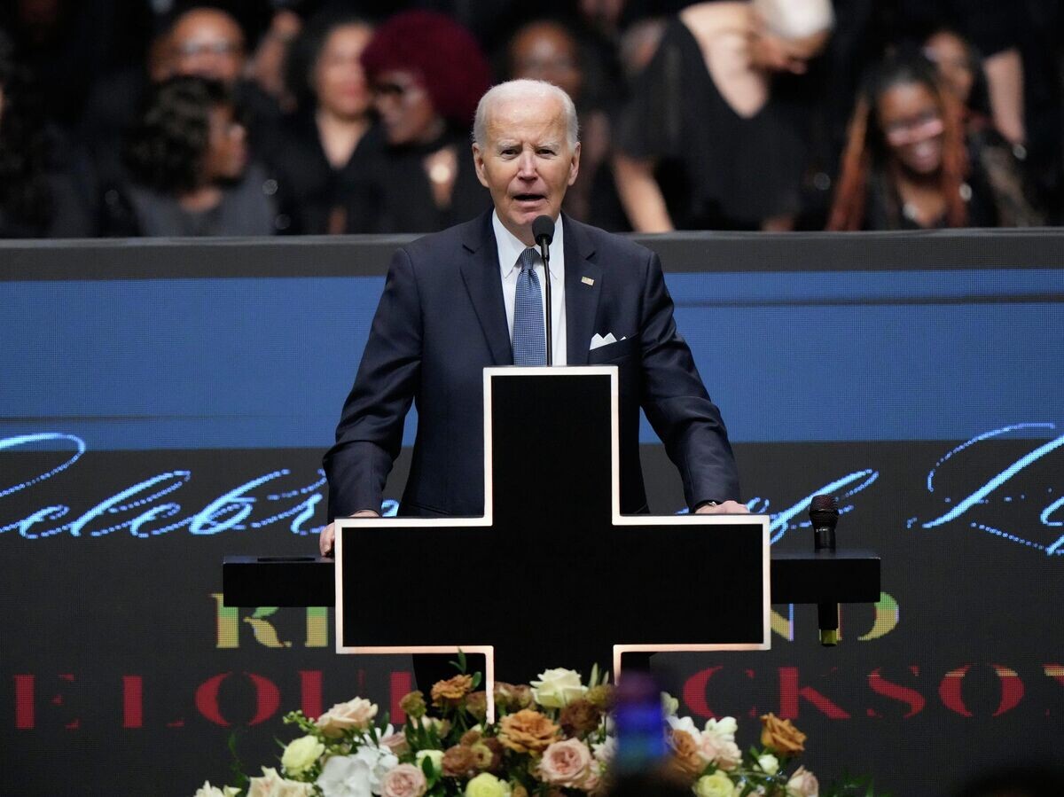    Бывший президент США Джо Байден выступает на церемонии прощания с пастором Джесси Джексоном | © AP Photo / Nam Y. Huh