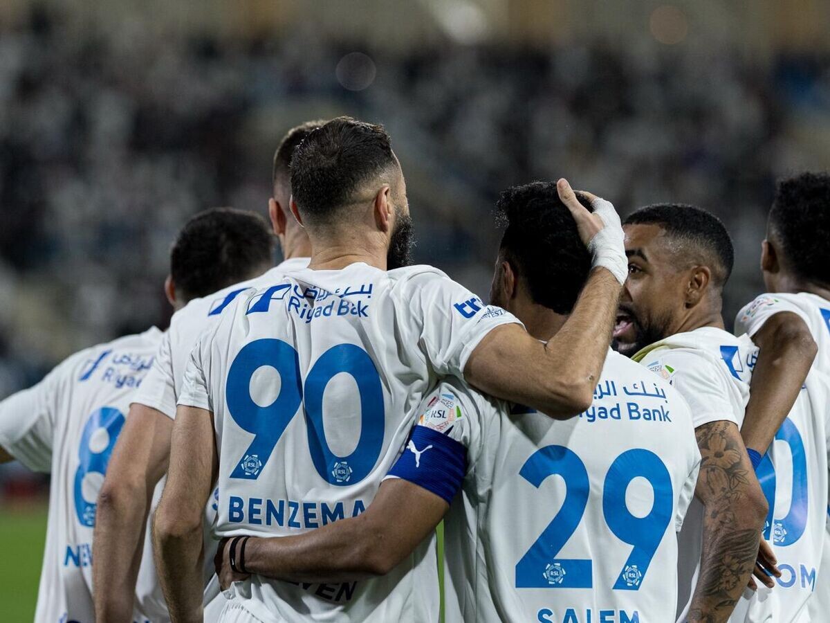    Футболисты "Аль-Хиляля" Карим Бензема и Салим Аль-Давсари | © Фото : Соцсети команды