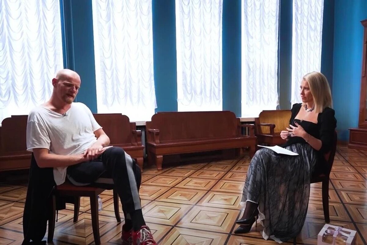    Юрий Колокольников и Ксения Собчак Кадр из видео