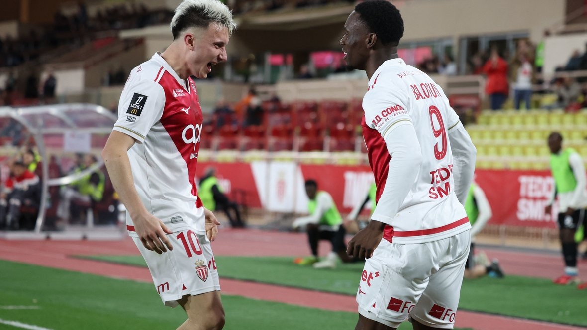    Александр Головин и Фоларин Балогун. AFP