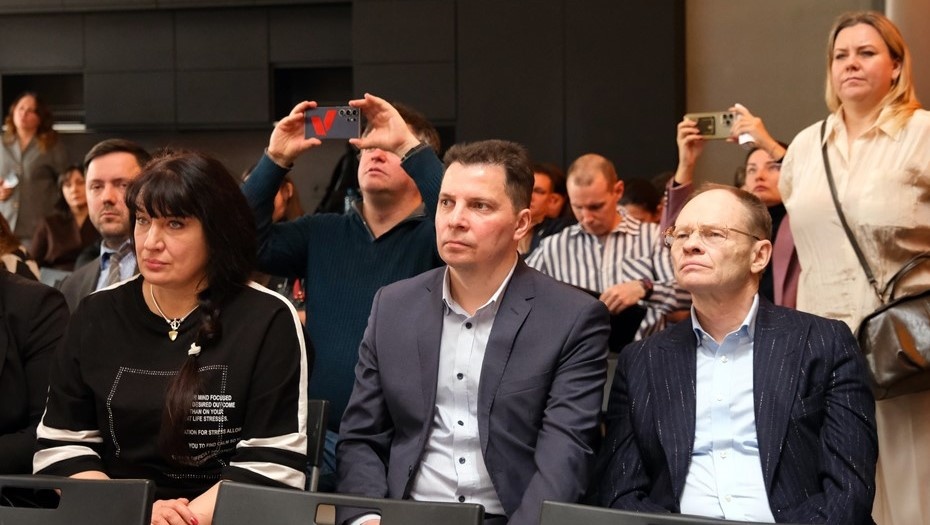 Автор фото: Анжела Мнацаканян / "ДП". Деловой завтрак "ДП" "ИИ не для IT-отдела".