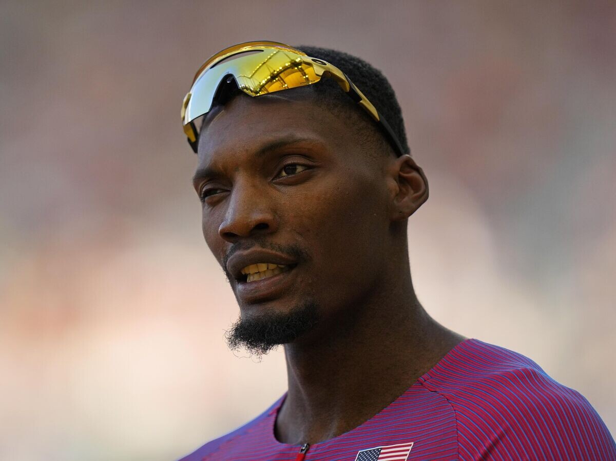    Олимпийский призер в спринтерском беге американец Фред Керли | © AP Photo / Petr David Josek