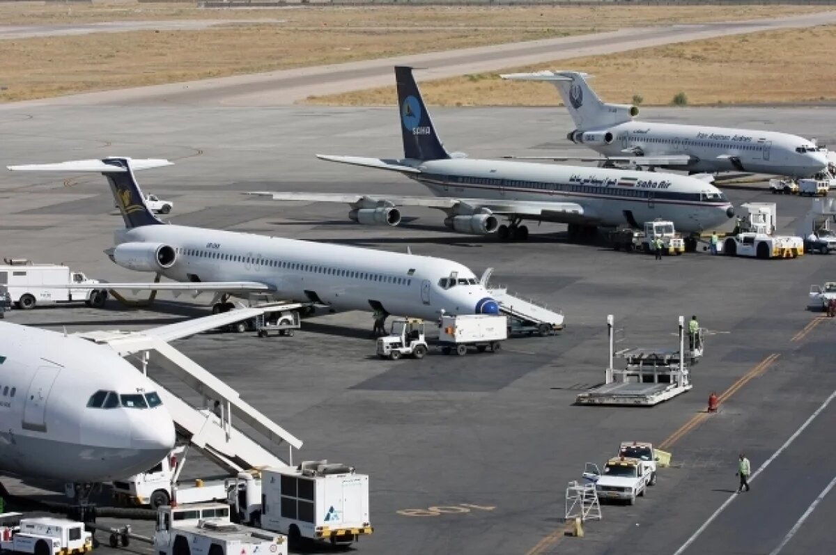    Tasnim: США и Израиль нанесли удары по аэропорту «Мехрабад» в Тегеране