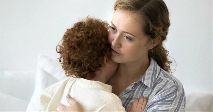 Важна поддержка и эмпатия. Оно контрастирует с фразами, которые лишают ребёнка чувства защищённости