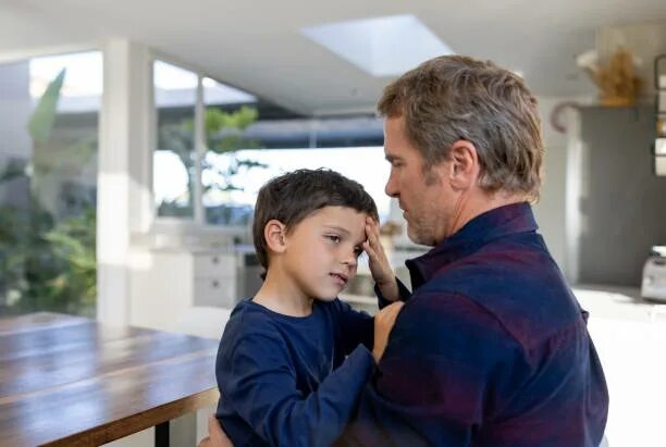 Важна родительская поддержка. Это противопоставление тем фразам, которые усиливают чувство одиночества и непонимания. 