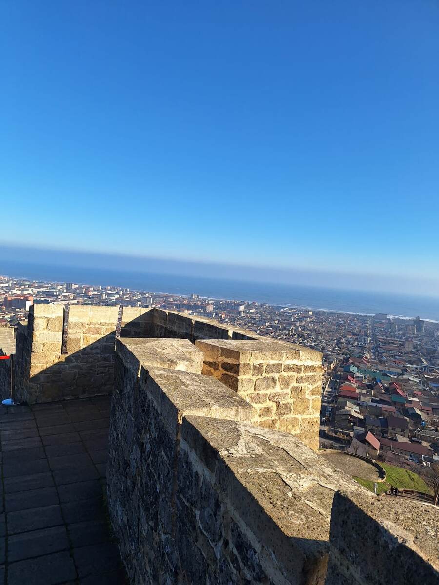 Дербент. Стены крепости Нарын - Кала. 