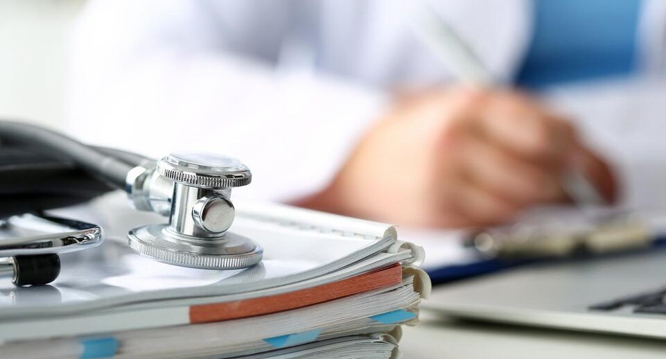 «Стакан воды и нехватка магния». Врач назвала главные причины ночных судорог