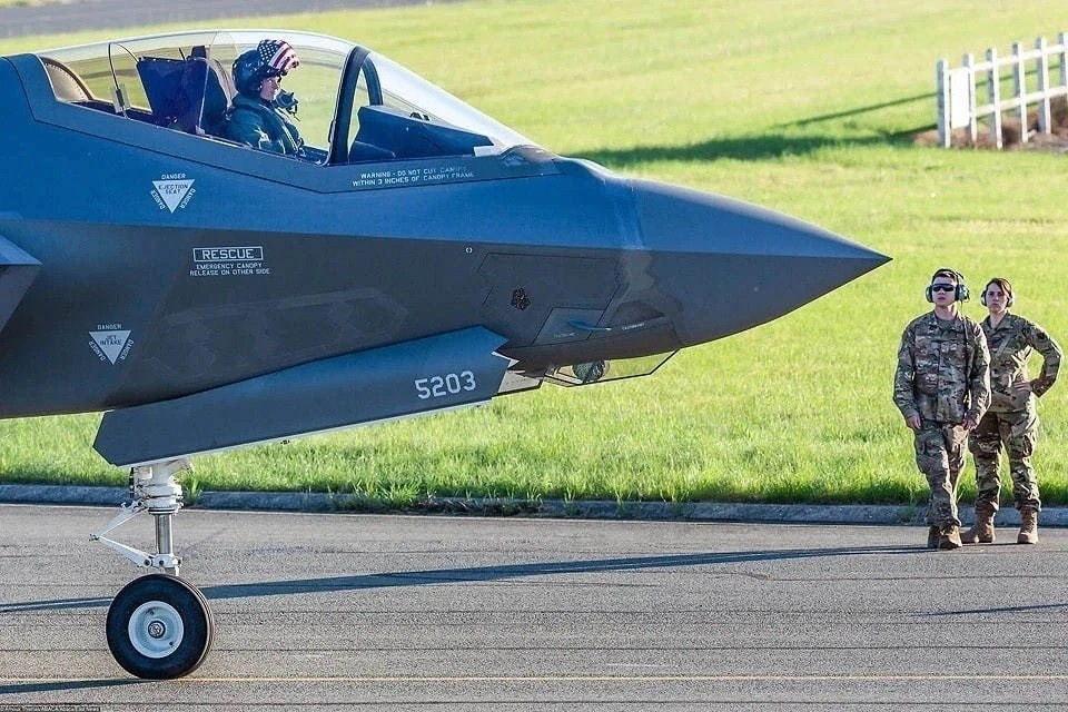    США продаст Израилю 12 тысяч авиабомб EAST NEWS