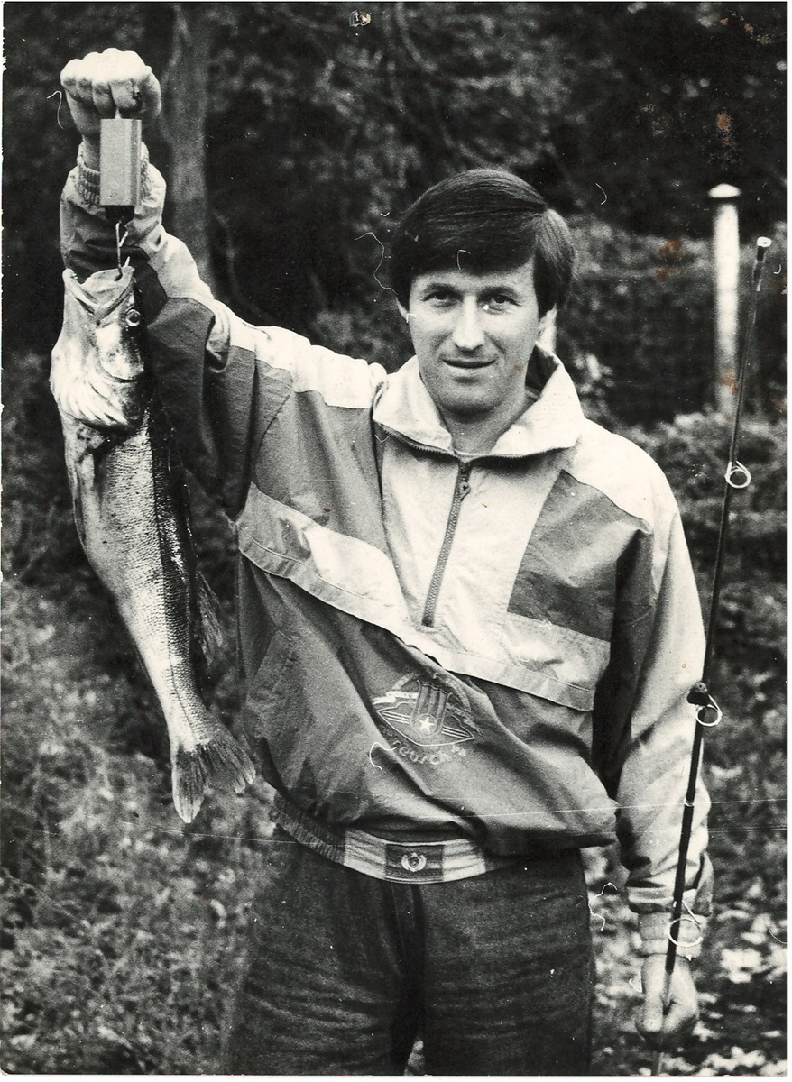 Автор с пойманным судаком весом 3 кг в реке Хавель под Потсдамом (Германия), 1991 г.