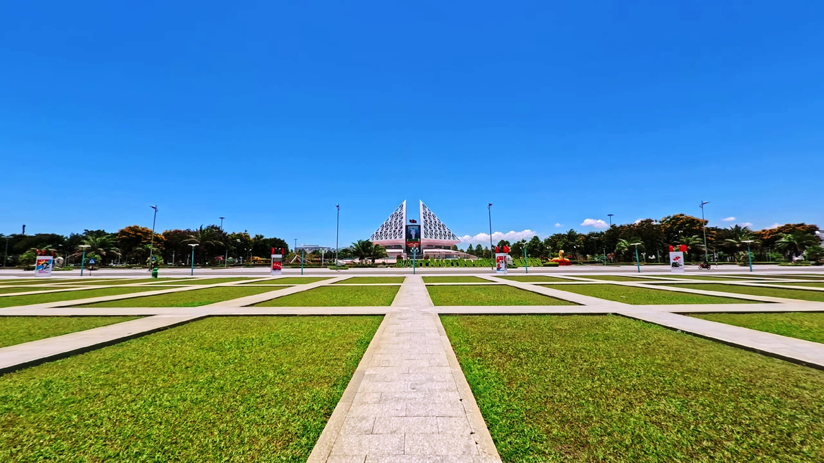 Вьетнам. Площадь в Фанранге