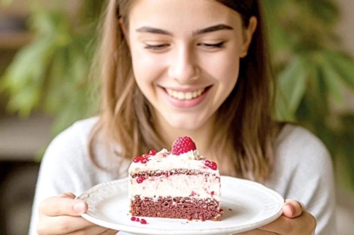    Любая сладость, если она в меру, способна принести радость женщине.