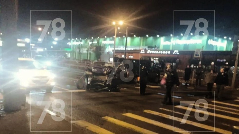    ДТП на проспекте Просвещения в Петербурге Автор фото: 78.ру