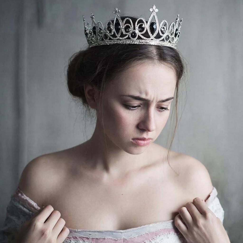 Хроническое недовольство собой, заниженная самооценка, глубокое разочарование, постоянная тревога и обидчивость.