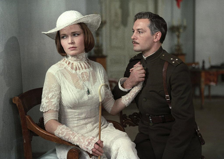 Фото из открытых источников / Людмила Чурсина и Василий Лановой в фильме "Любовь Яровая"