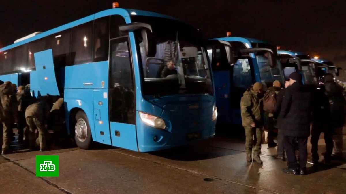    «Родных обниму»: российские военнослужащие рассказали о возвращении из плена