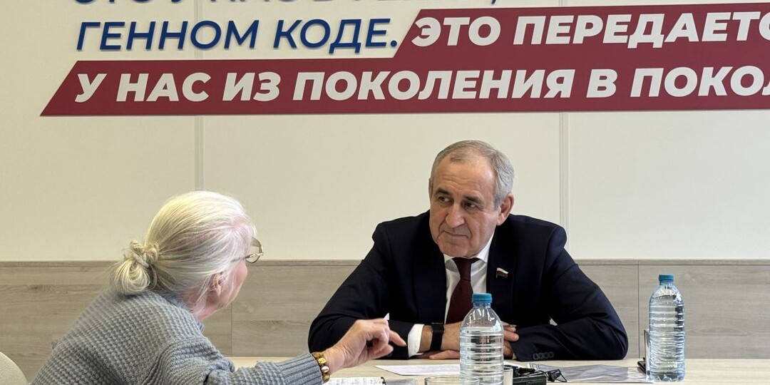 Земельный вопрос, помощь СВОим. Сергей Неверов провел прием граждан в Смоленске